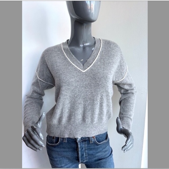 FRAME Wool/Cashmere Blend Cropped V-Neck Sweater EUC/sz XS - Picture 3 of 14